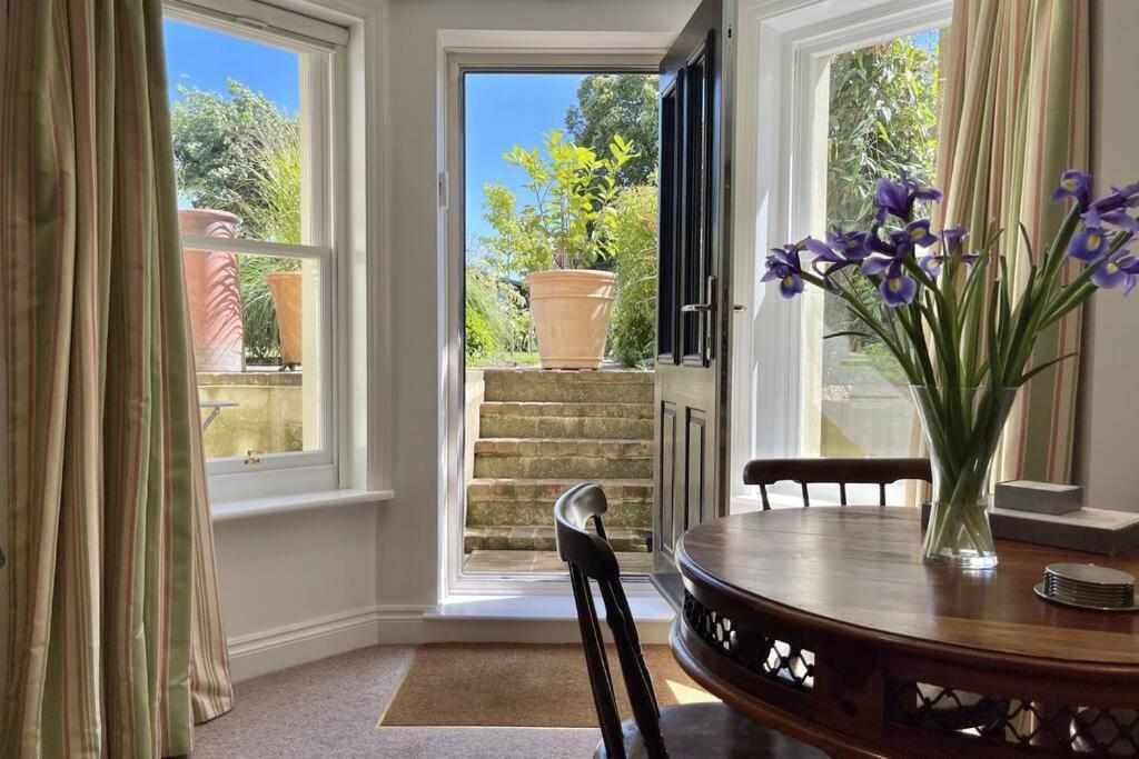 Lavender Apartment - Spacious Apartment Close To The Beach Deal Exterior photo