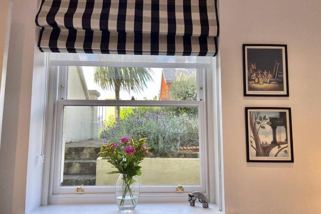 Lavender Apartment - Spacious Apartment Close To The Beach Deal Exterior photo