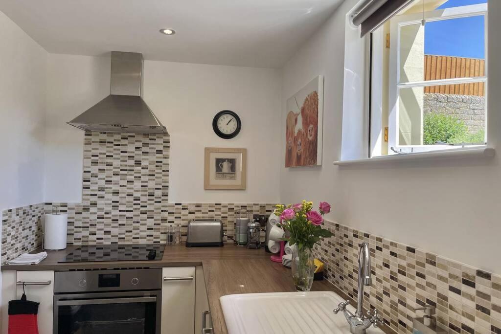 Lavender Apartment - Spacious Apartment Close To The Beach Deal Exterior photo