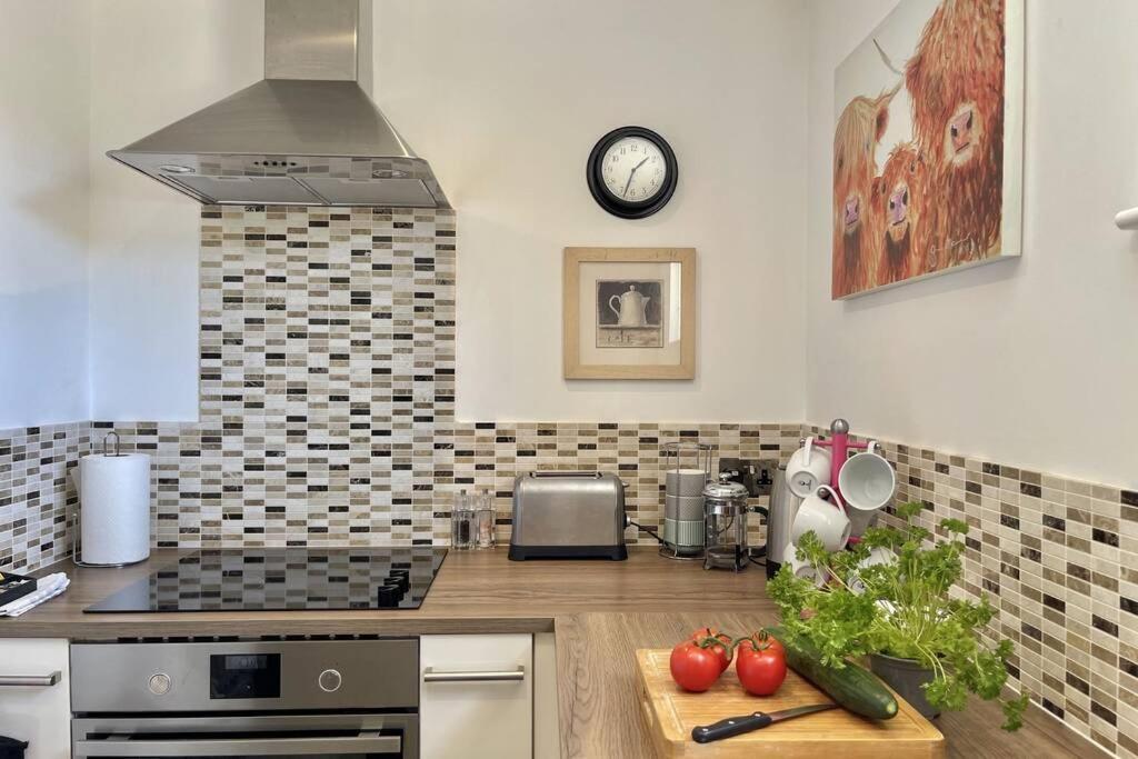 Lavender Apartment - Spacious Apartment Close To The Beach Deal Exterior photo